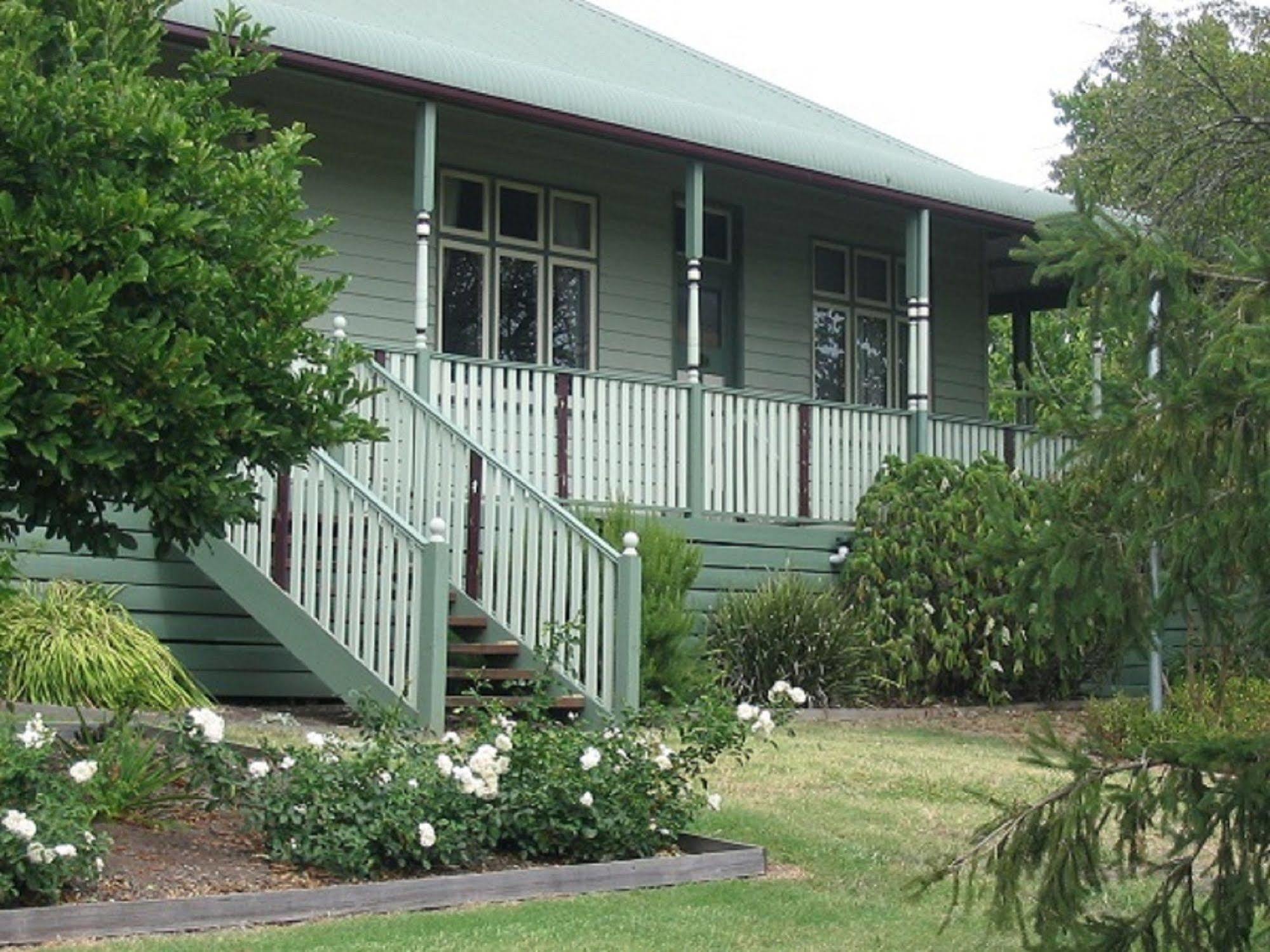 Wild Cattle Creek Estate Bed & Breakfast Wandin Yallock Exterior photo